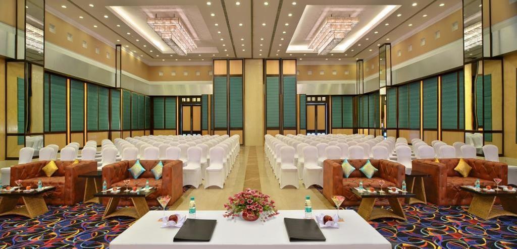 Red Fox By Lemon Tree Hotels, Bhiwadi Bagian luar foto