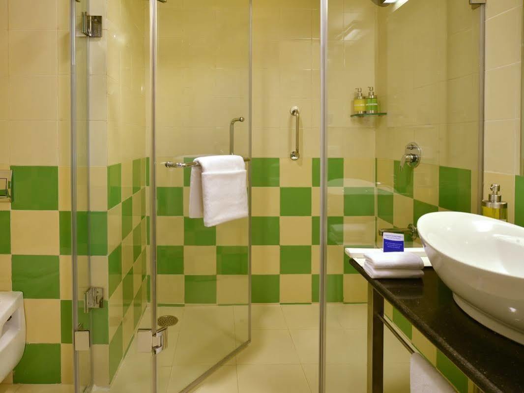 Red Fox By Lemon Tree Hotels, Bhiwadi Bagian luar foto